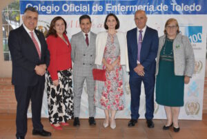 Roberto Martín, a la izquierda, presidente del Colegio de Enfermería de Toledo.