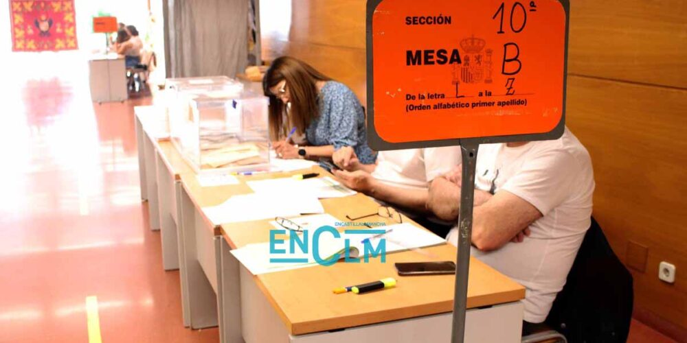 Imagen de archivo de una mesa electoral en Toledo. Foto: ENCLM/Rebeca Arango.