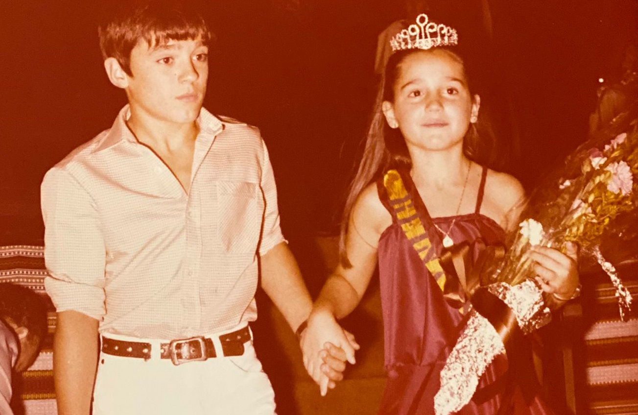 Inés Cañizares, con 9 años. "Un recuerdo entrañable. Era 1979, Año Internacional del Niño y tuve el honor de ser reina de las fiestas en Las Pedroñeras, mi pueblo".