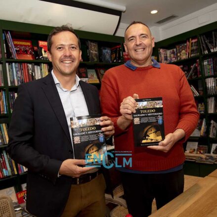 Presentación del libro de José Talavera. Foto: Rebeca Arango.