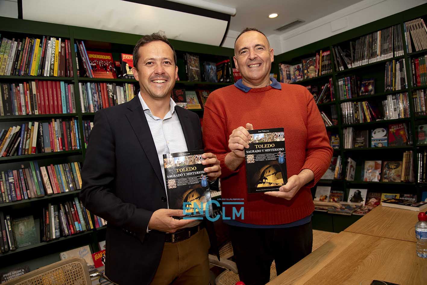 Presentación del libro de José Talavera. Foto: Rebeca Arango.