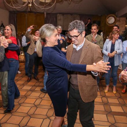 Tolón, bailando con el ministro Bolaños. Foto: Alberto Santos.