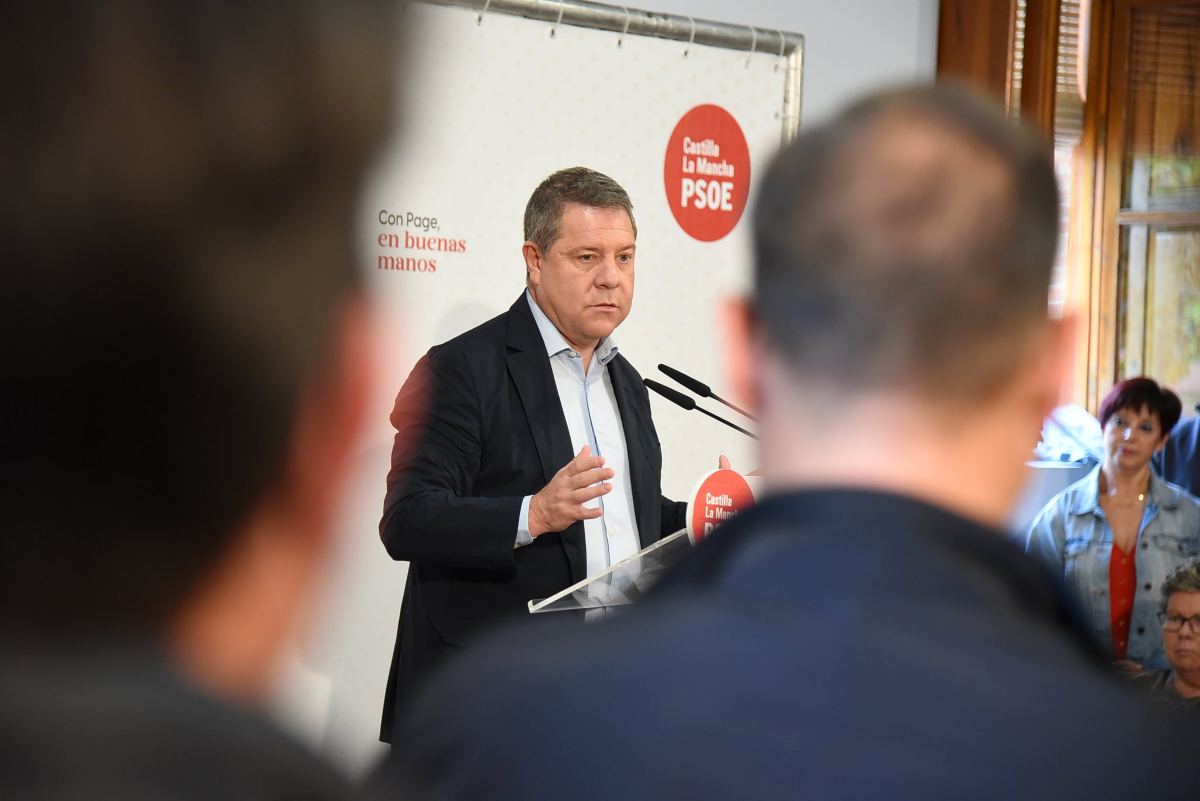 Emiliano García-Page en un mitin del PSOE en Cabanillas del Campo (Guadalajara).