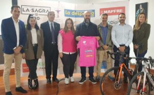 Asistentes a la presentación del reto "Kilómetros contra el silencio".