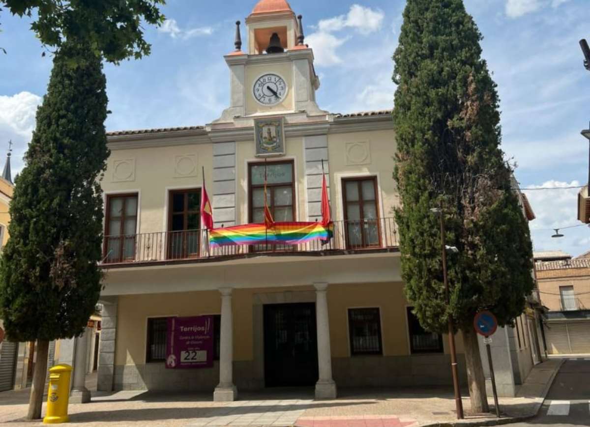 ayuntamiento-torrijos-lgtbi