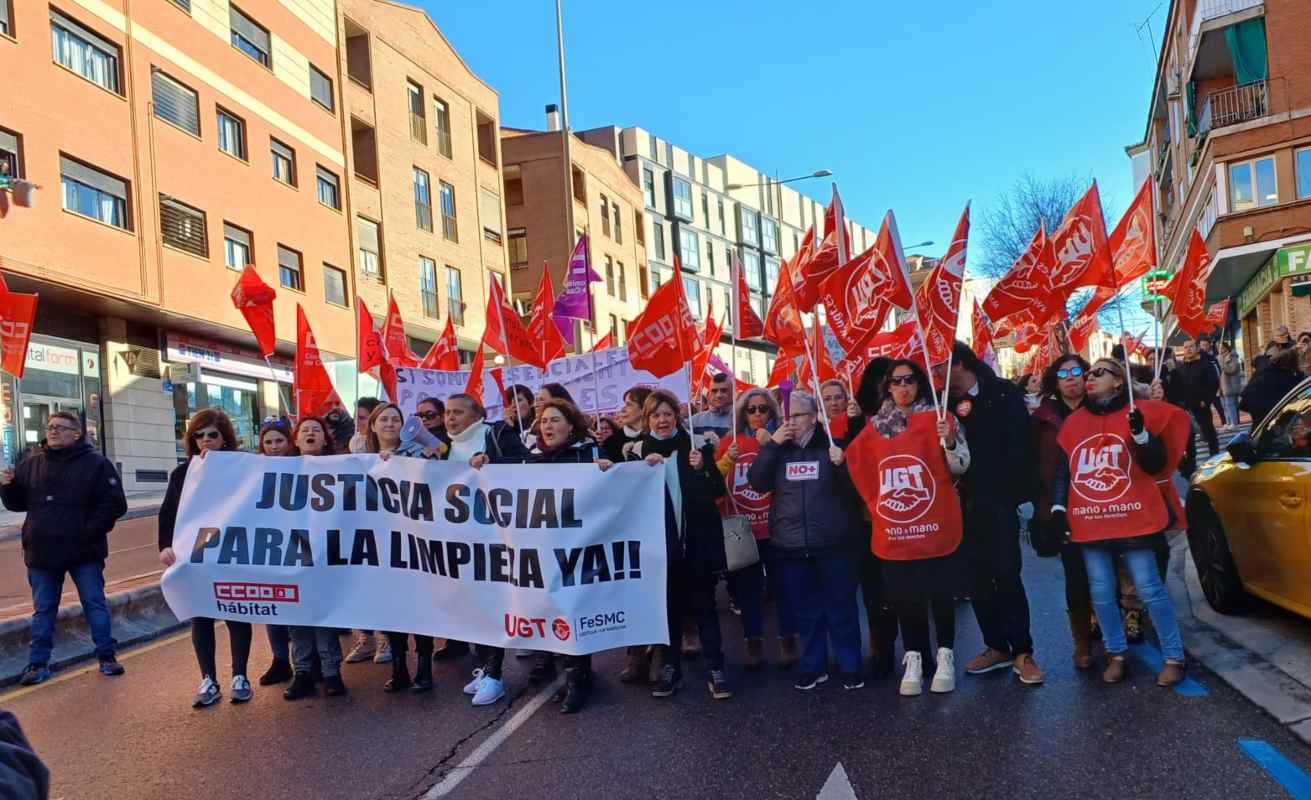 Manifestación reclamando un "convenio digno" para la limpieza.