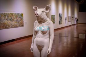 Obra de la exposición Mujeres en el Arte "Amalia Avia". Foto: Diego Langreo Serrano.