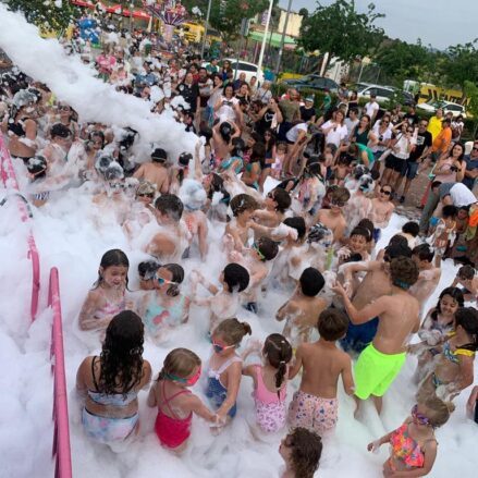 Fiesta de la espuma en Valparaíso y La Legua.