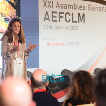 Lara de Mesa en la Asamblea General la Empresa Familiar de Castilla-La Mancha