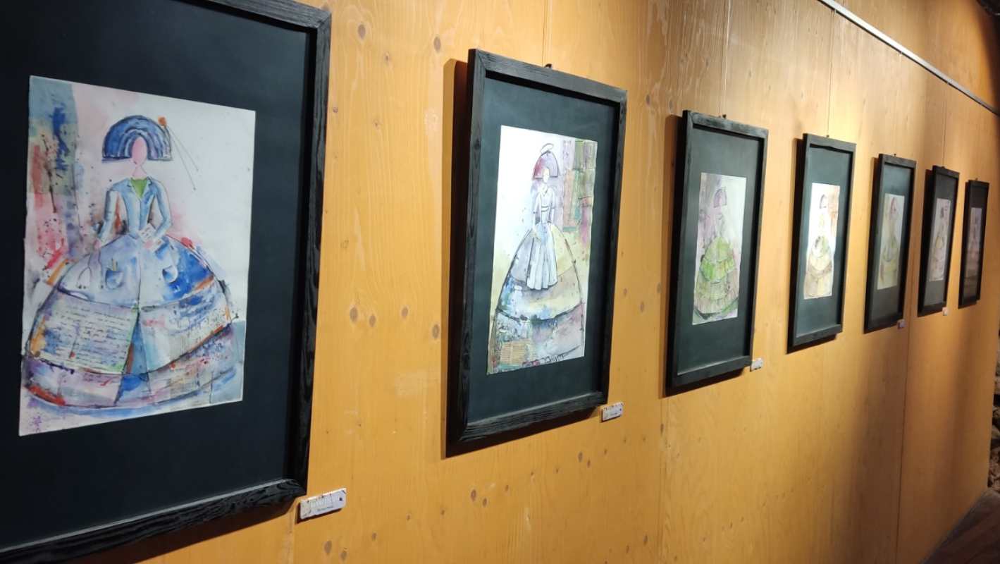 Exposición "Meninas y Paisajes" de Justa García en las Cuevas de Hércules.