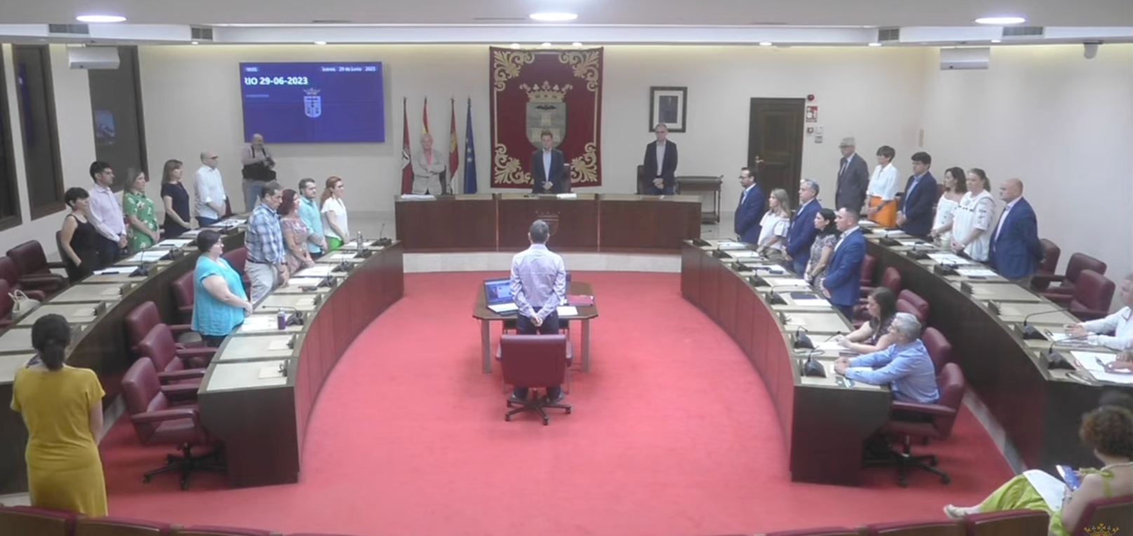 El Ayuntamiento de Albacete guarda un minuto de silencio por las víctimas de violencia de género sin Vox.