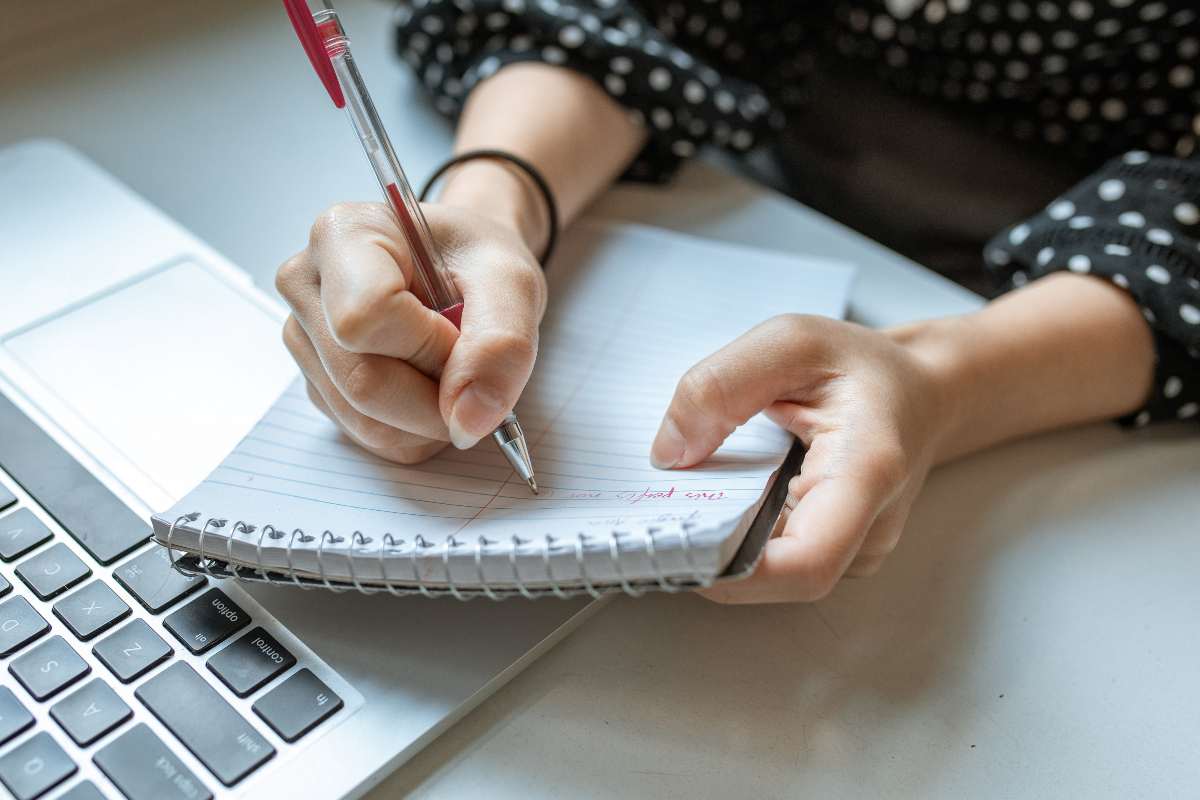 libreta, empleo, teletrabajo