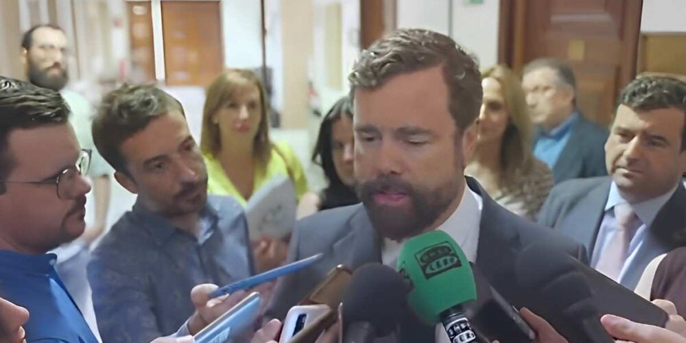 Espinosa de los Monteros antes de la reunión de la Diputación Permanente del Congreso