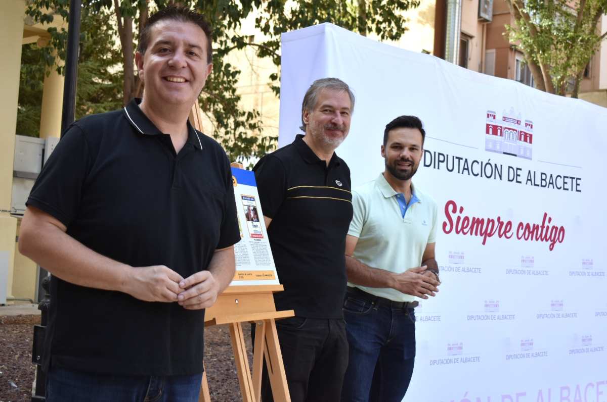 Protagonistas posan en puesta de largo del Cine de Verano 2023 de la Diputación