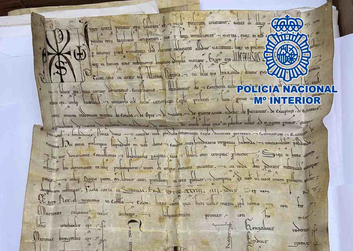 El documento del siglo XII que fue sustraído hace 43 años del Archivo Capitular de la Catedral de Cuenca.