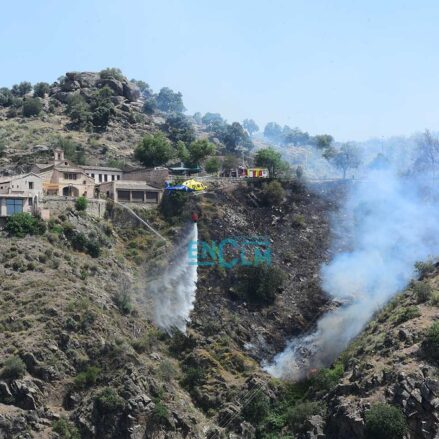 Incendio en el valle, junto a la ermita de la Virgen del Valle. Foto: Rebeca Arango.