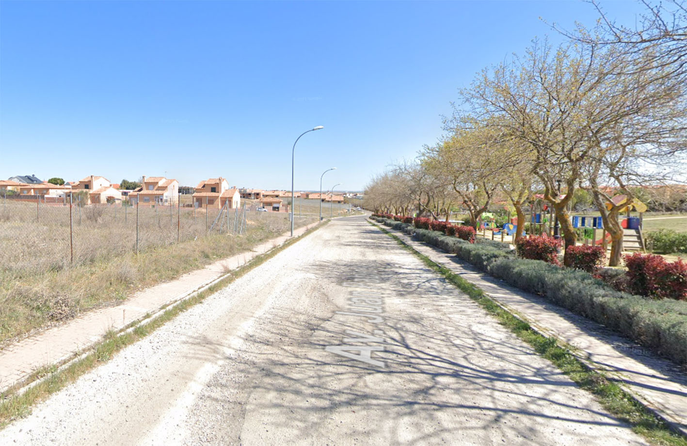 Avenida Juan Pablo II, en Las Ventas de Retamosa.