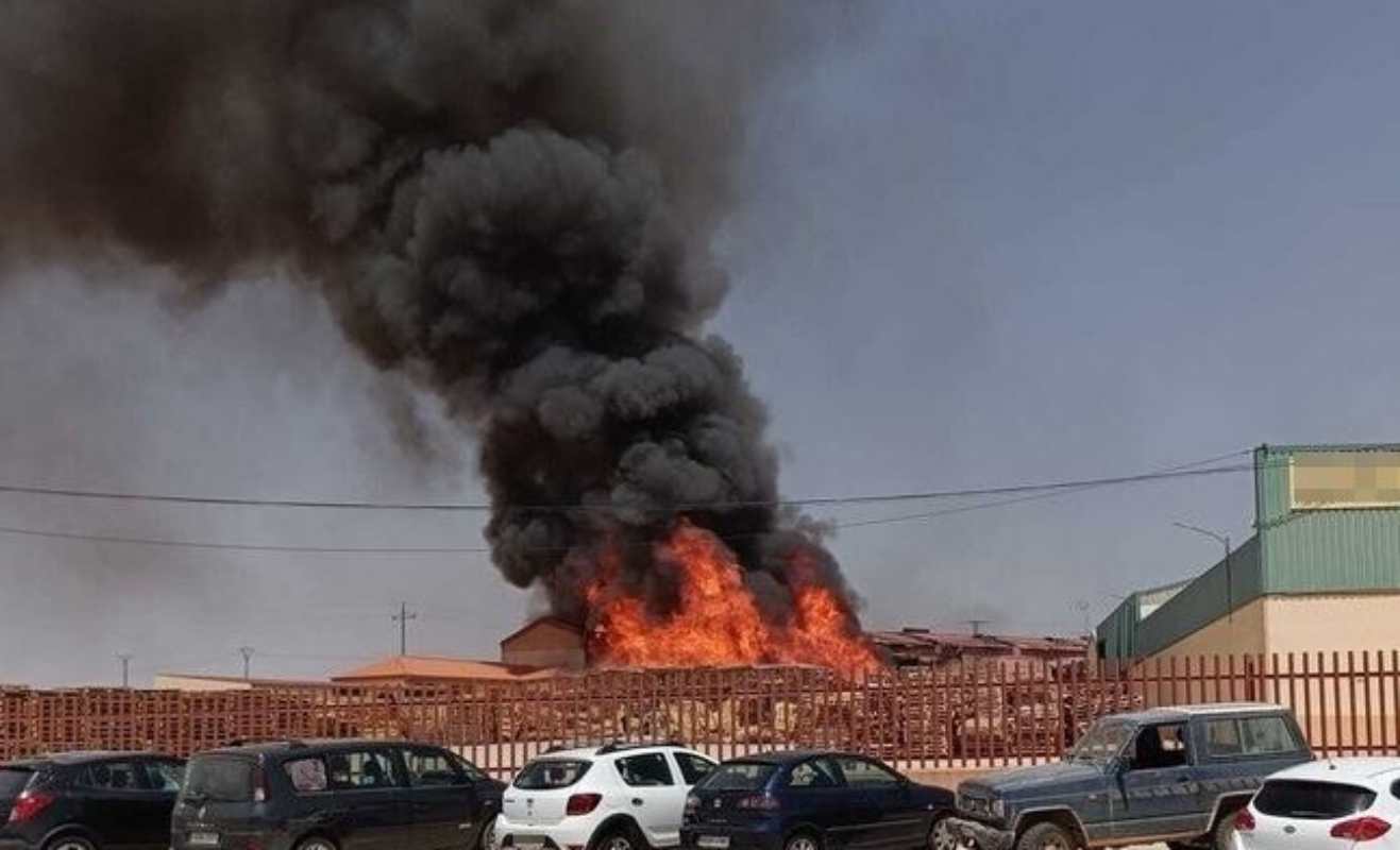 Incendio en una nave de palés, en Hontanaya (Cuenca).