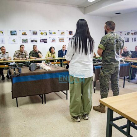 La ministra de Defensa, Margarita Robles, en la Academia de Infantería Foto: Rebeca Arango