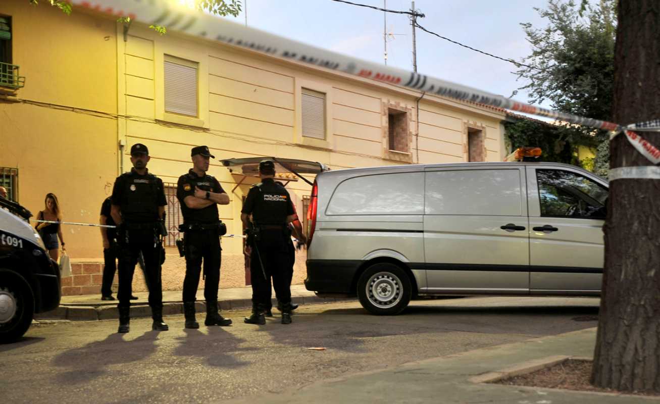 Tiroteo en el barrio de La Estrella, en Albacete. Foto: EFE/Manu.