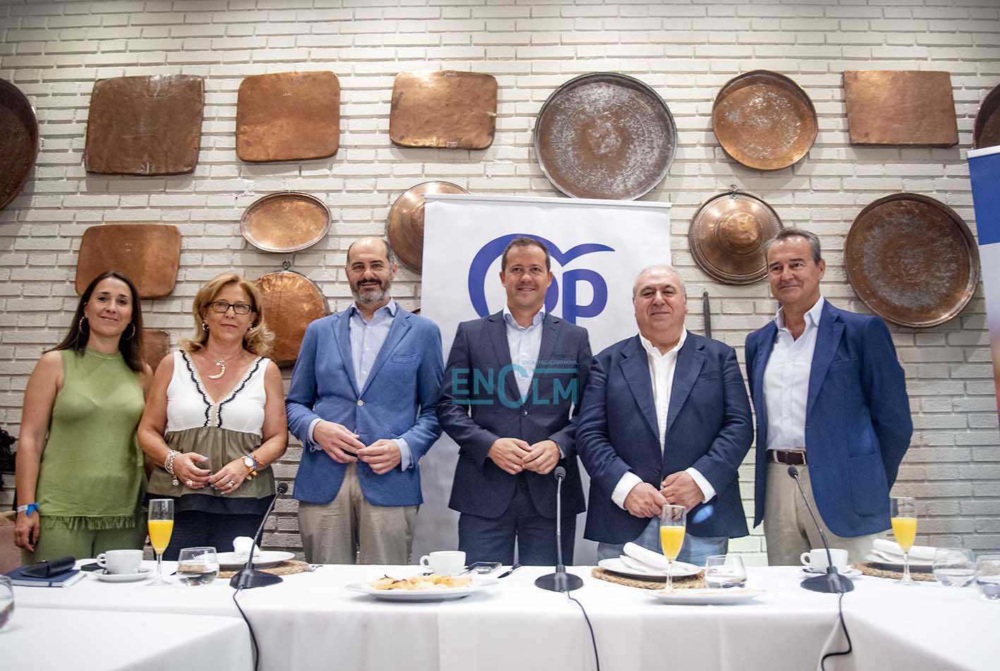 Carlos Velázquez y los candidatos al Congreso y al Senado del PP por Toledo