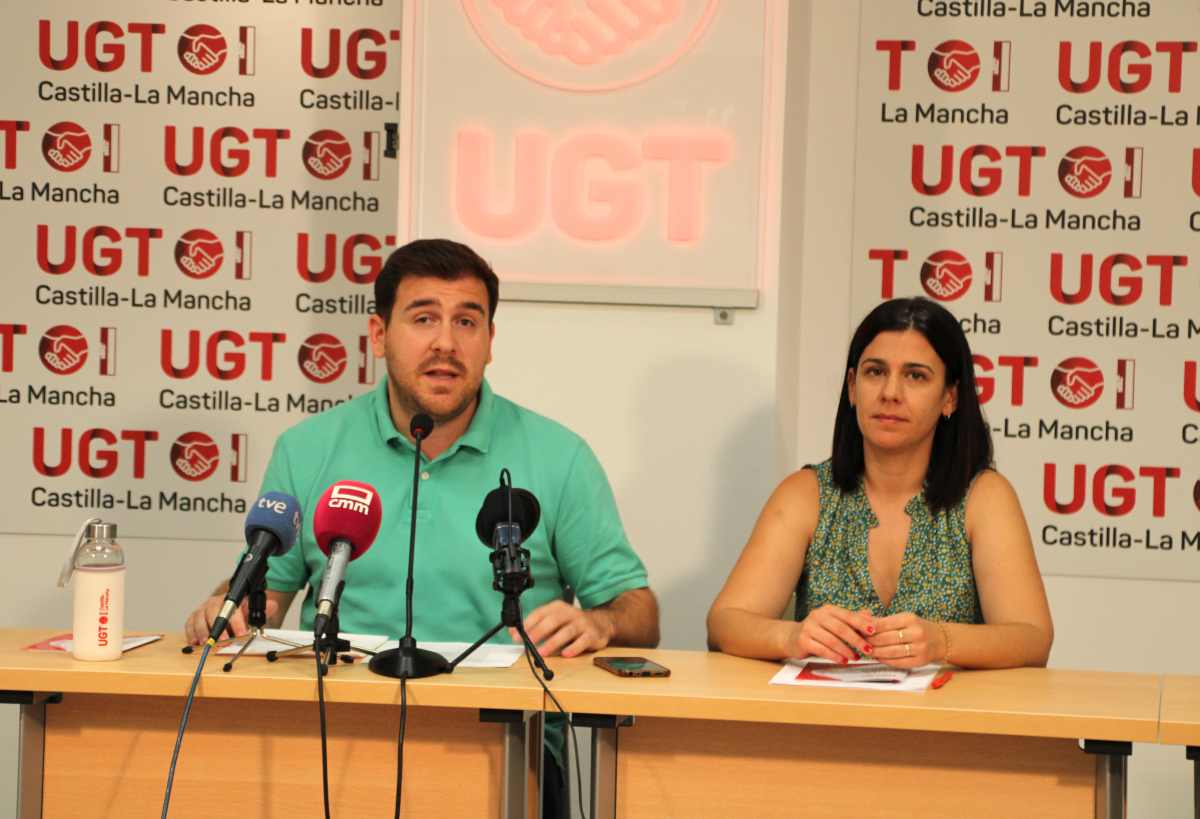 Javier Flores e Irene Ortega de UGT Castilla-La Mancha