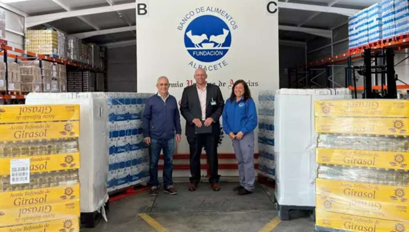 Imagen de una donación de productos de Mercadona al Banco de Alimentos de Albacete.