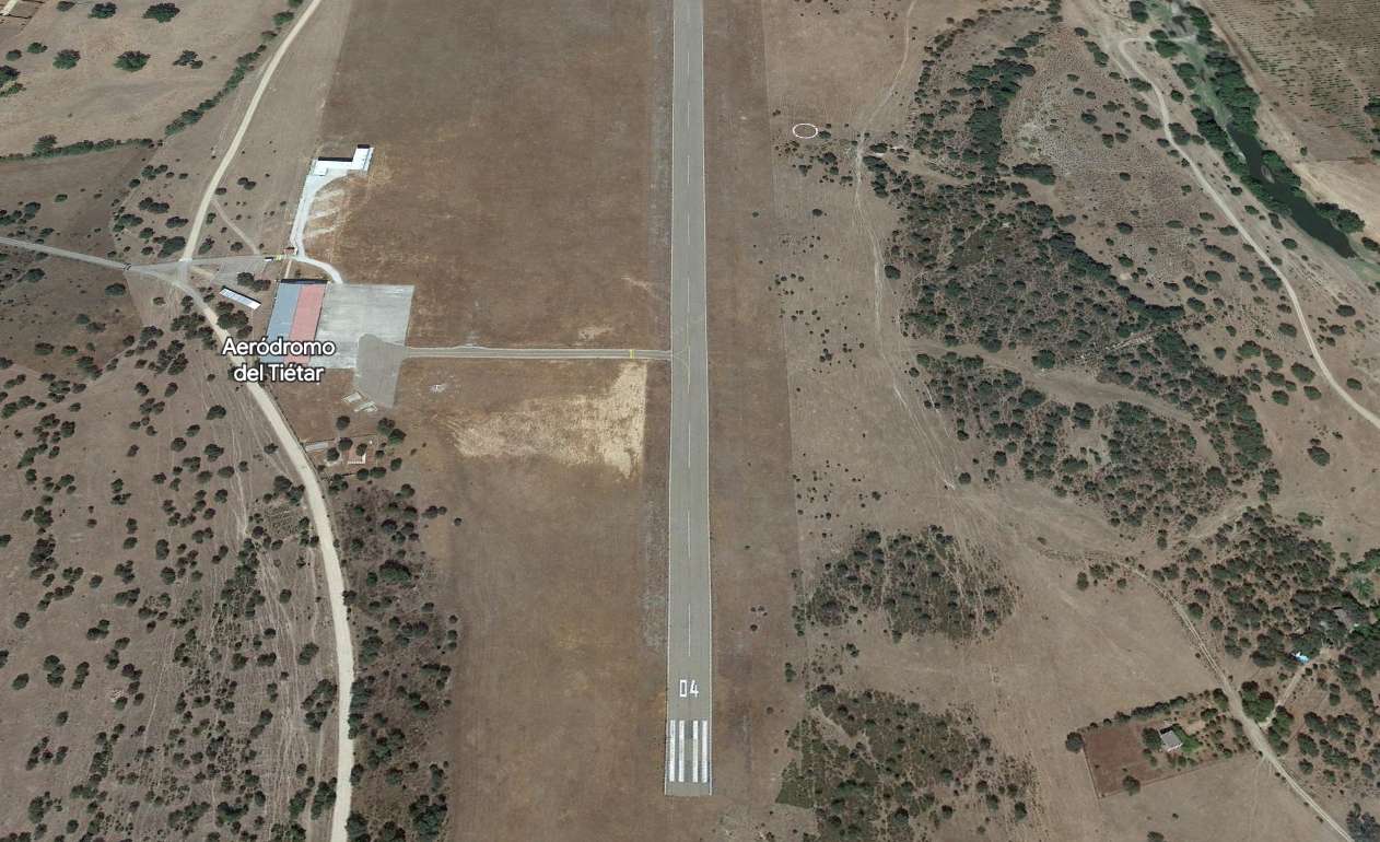 Pista del aeródromo del Tiétar, en La Iglesuela (Toledo). Google Maps.