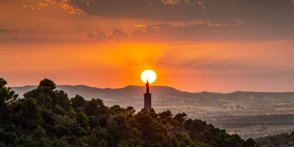 Monumento del Sagrado Corazón de Jesús, en el cerro del Socorro de Cuenca. Foto: David Romero.