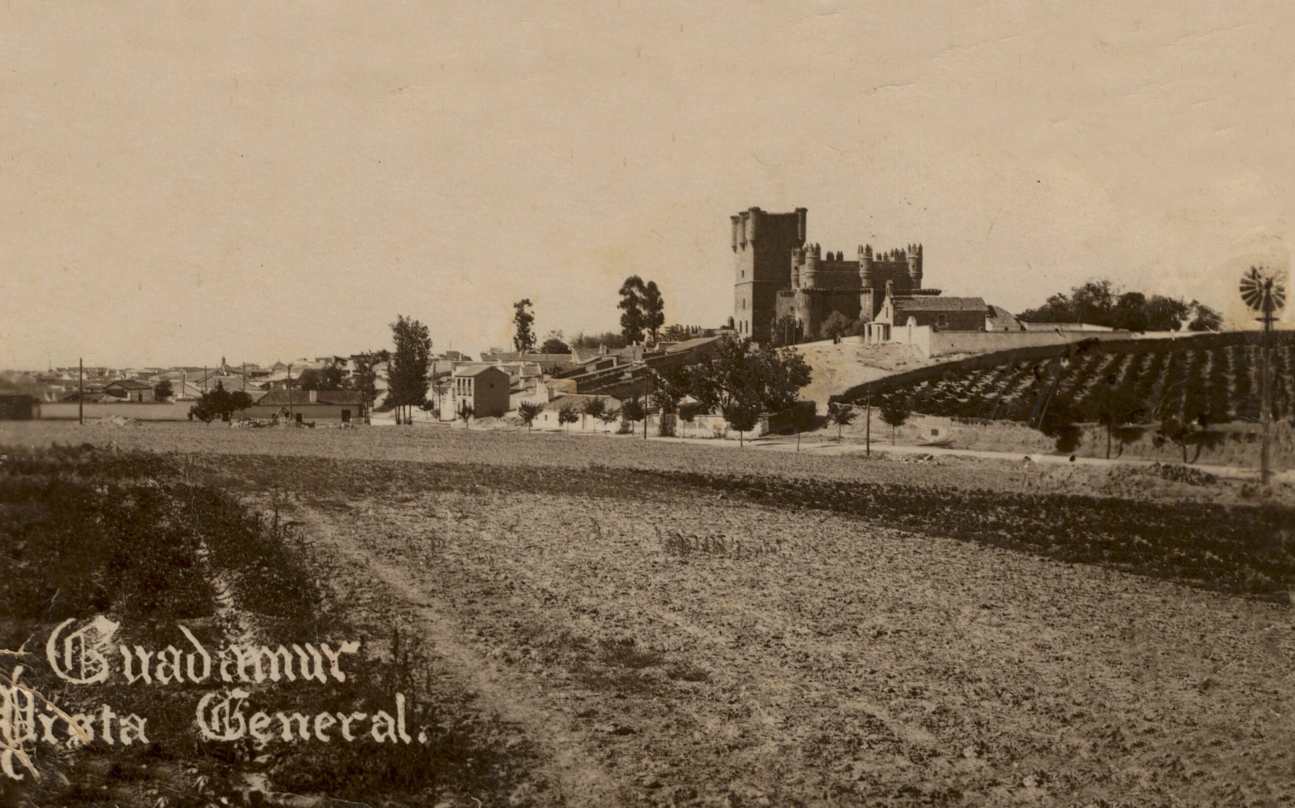 Guadamur, en Toledo, con su imponente castillo.