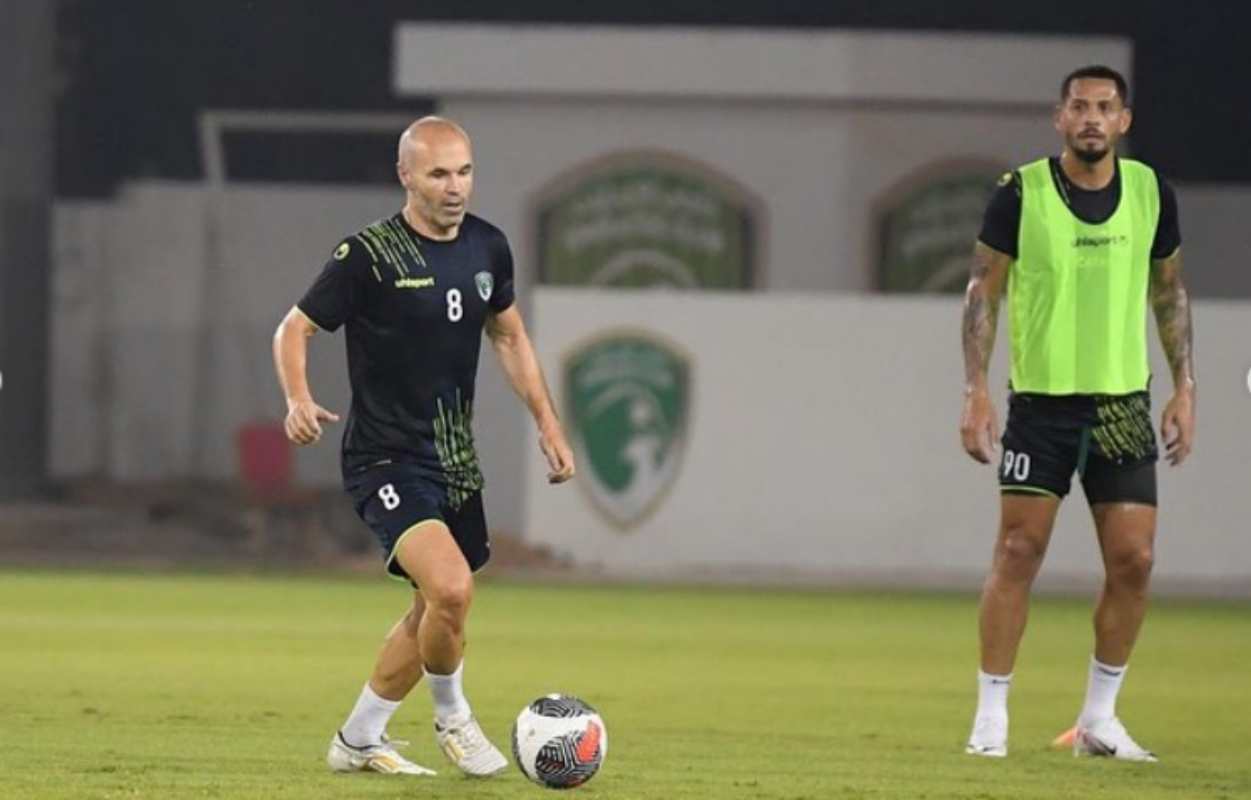 Iniesta, en un entrenamiento con su nuevo club, el Emirates FC:.