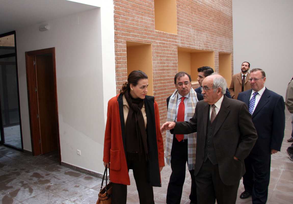 Aureliano Jiménez, junto a la exministra y exconsejera de CLM Magdalena Valerio. Foto: Junta de CLM.