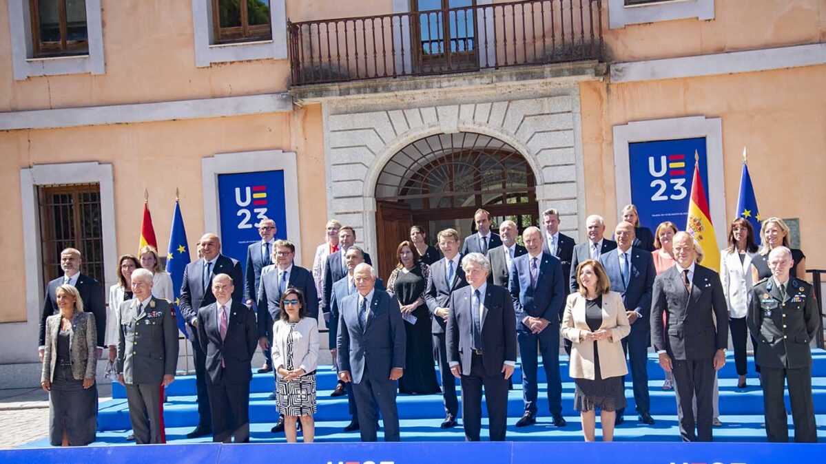 Foto de familia de la Cumbre de ministros Defensa UE en Toledo