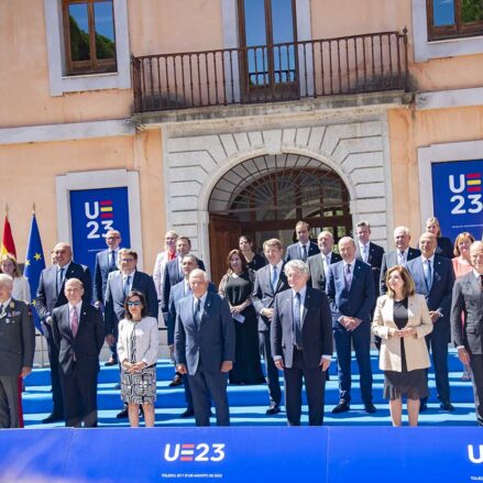 Foto de familia de la Cumbre de ministros Defensa UE en Toledo