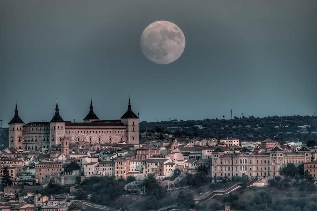 Superluna de Esturión en Toledo