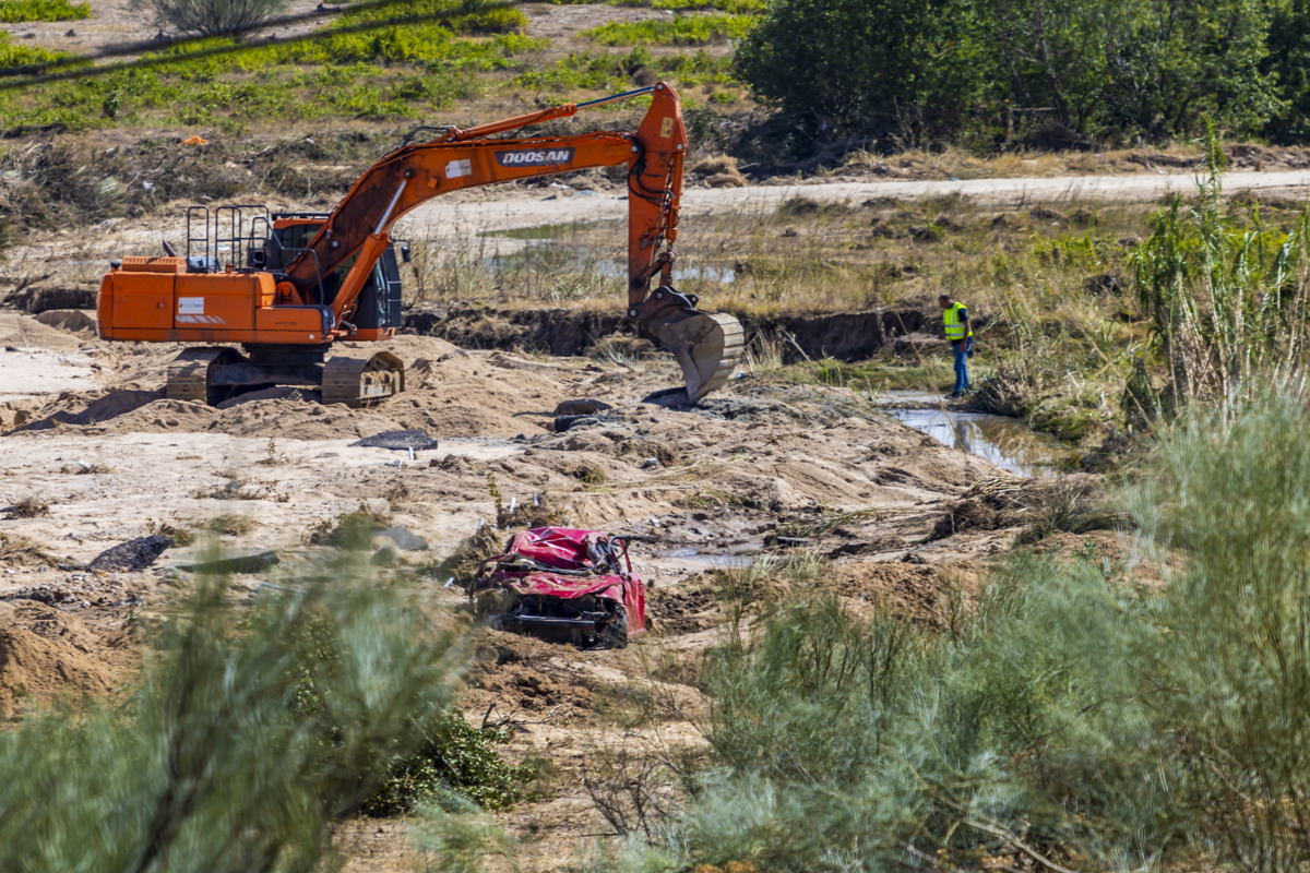 Dispositivo de búsqueda de la mujer que fue arrastrada por la riada. Foto: EFE/ Ángeles Visdómine.