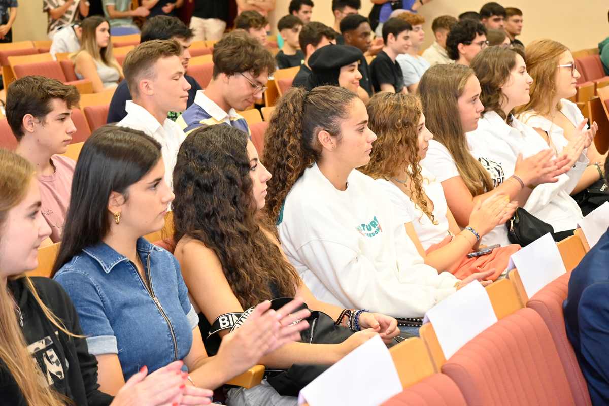 Acto de bienvenida a los estudiantes de Ingeniería Biomédica