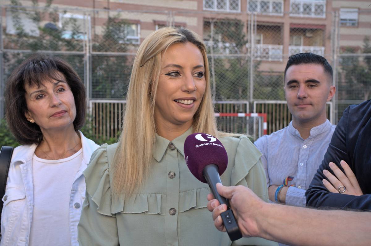 Lucía de Luz visita el aparcamiento de Rufino Blanco en Guadalajara