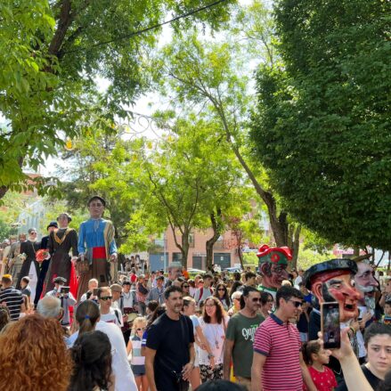 Gigantes y Cabezudos en las Ferias y Fiestas de Guadalajara por el paseo de San Roque
