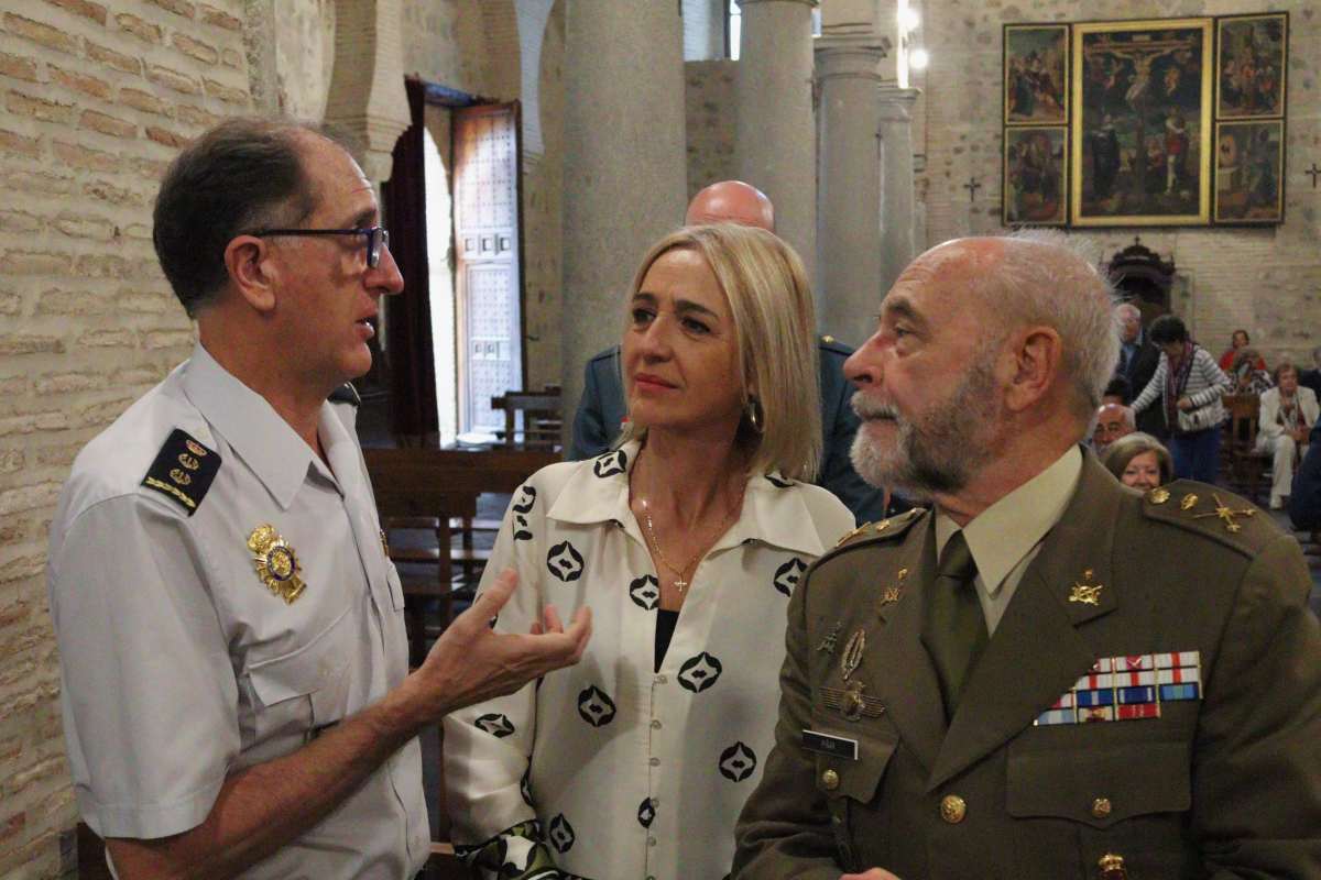 Inés Cañizares (Vox), vicealcaldesa de Toledo, junto al militar retirado Blas Piñar.
