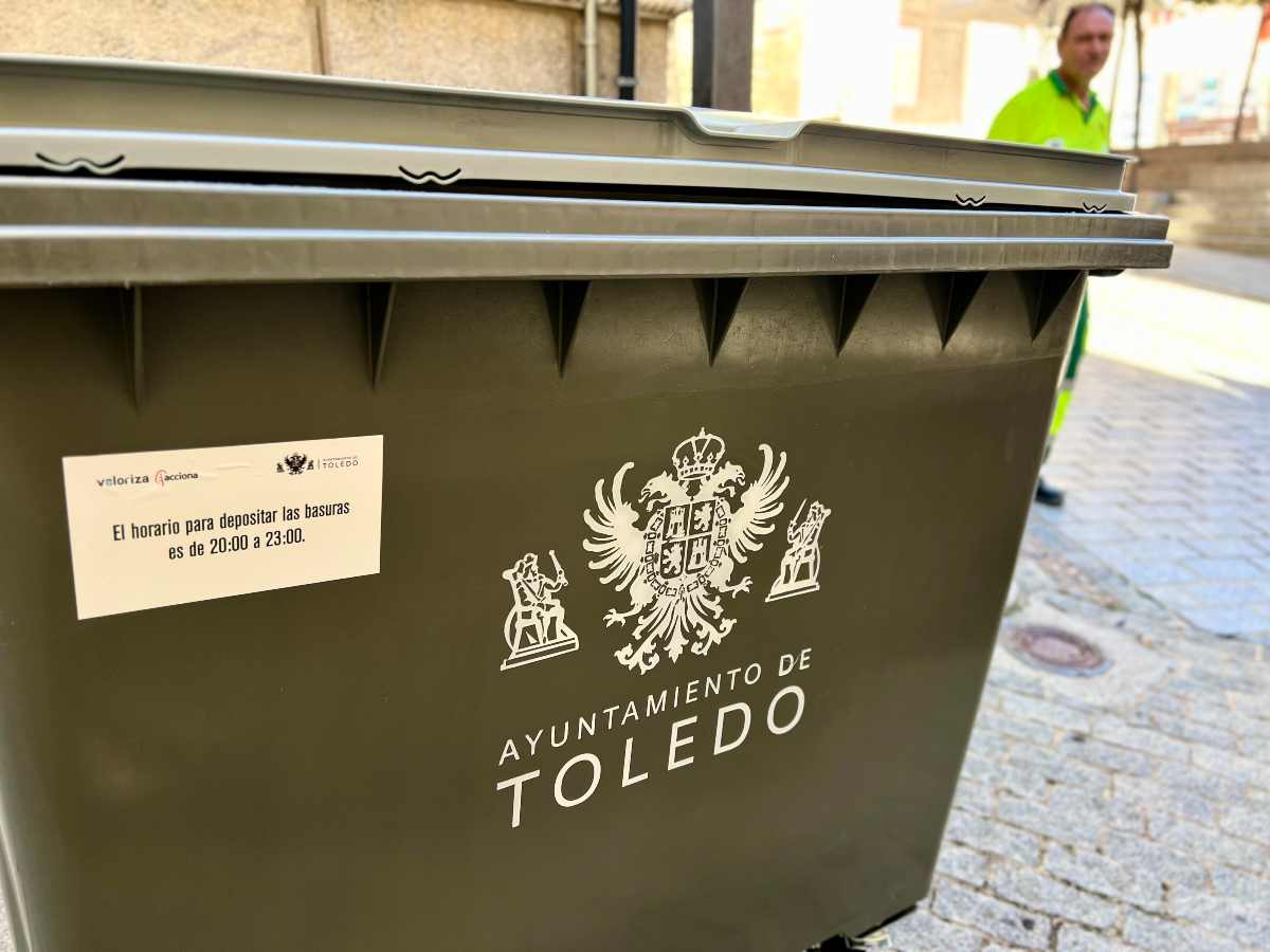 Uno de los nuevos contenedores del casco antiguo de Toledo.