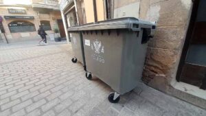 Uno de los nuevos contenedores del casco antiguo de Toledo.