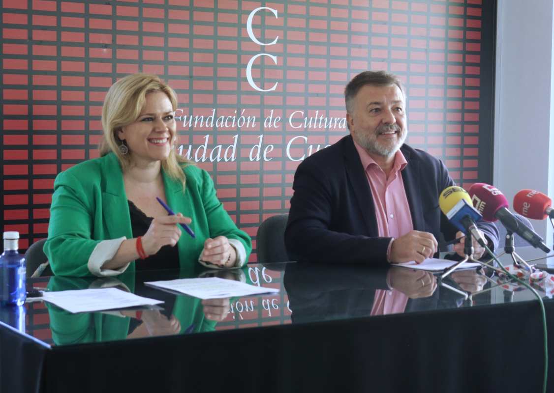 Mari Ángeles Martínez y Darío Dolz presentaron la programación del Teatro Auditorio José Luis Perales.