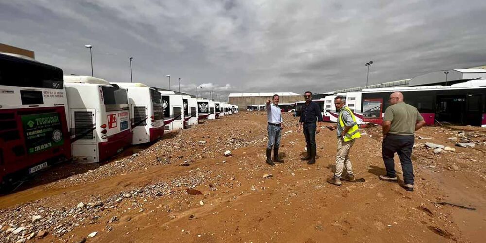 Lodazal de la estación de buses urbanos de Toledo, en el Polígono.