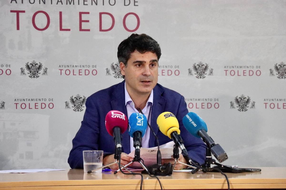 El portavoz municipal, Juanjo Alcalde, y el viceportavoz del PSOE en el Ayuntamiento de Toldo, Pablo García.