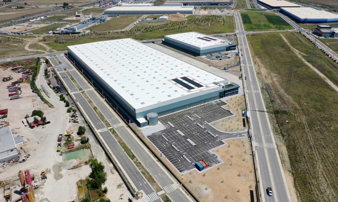 Vista aérea del nuevo gran almacén logístico en Illescas.
