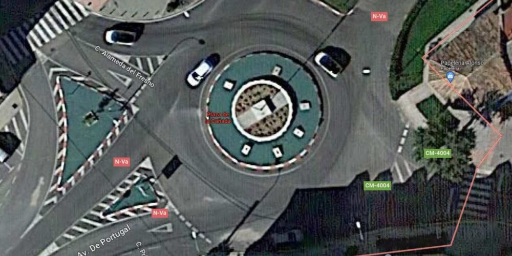 Una pelea en la Plaza de la Cañada de Valmojado acabó con cuatro guardias civiles heridos. Imagen: Google Maps.