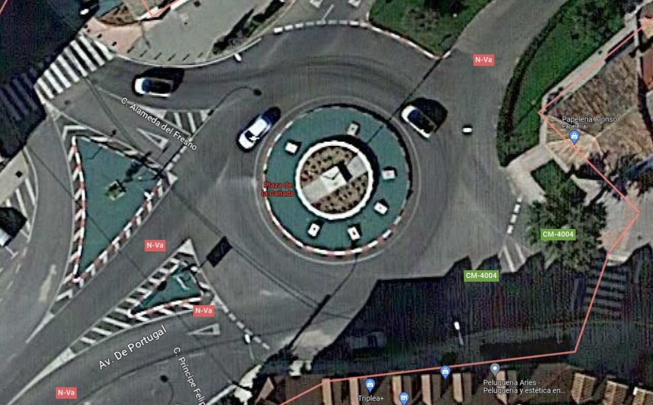 Una pelea en la Plaza de la Cañada de Valmojado acabó con cuatro guardias civiles heridos. Imagen: Google Maps.