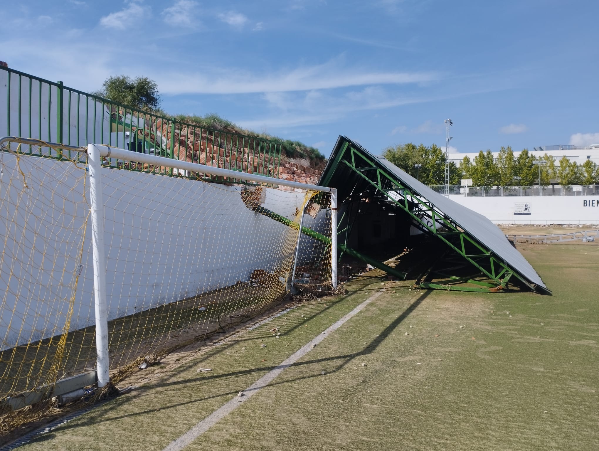 El campo de fútbol de Recas quedó totalmente inutilizado Foto: Ayuntamiento de Recas.