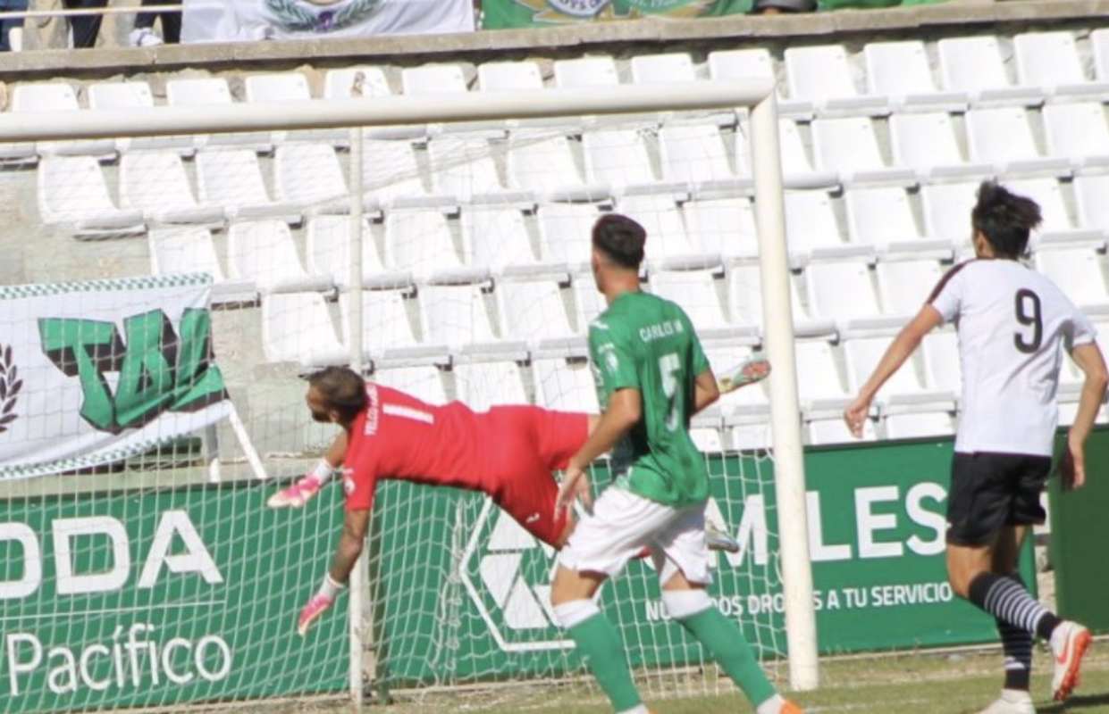 Lance del partido ente el Toledo y la UB Conquense. Foto: CD Toledo.